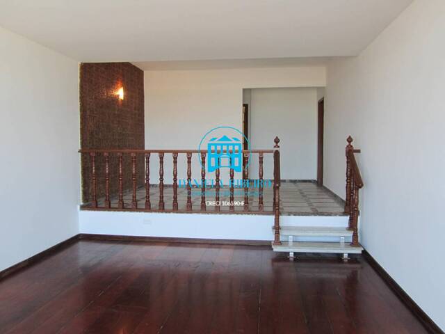 #366 - Apartamento para Locação em Santos - SP