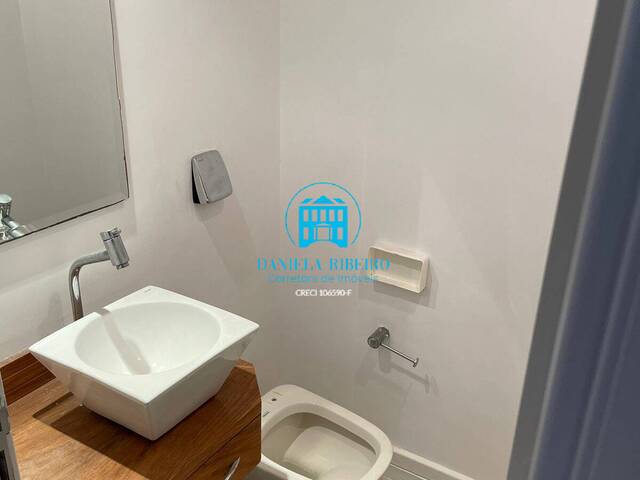 #561 - Apartamento para Locação em Santos - SP