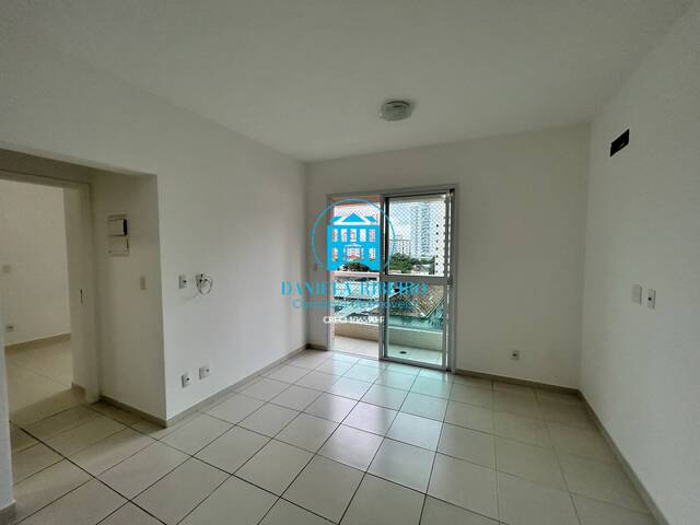 #670 - Apartamento para Locação em Santos - SP