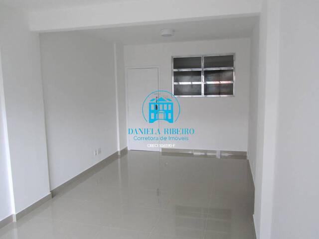 #719 - Apartamento para Locação em Santos - SP