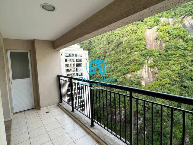 #929 - Apartamento para Venda em Santos - SP