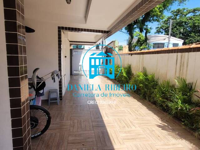 #1050 - Casa para Venda em Santos - SP - 1