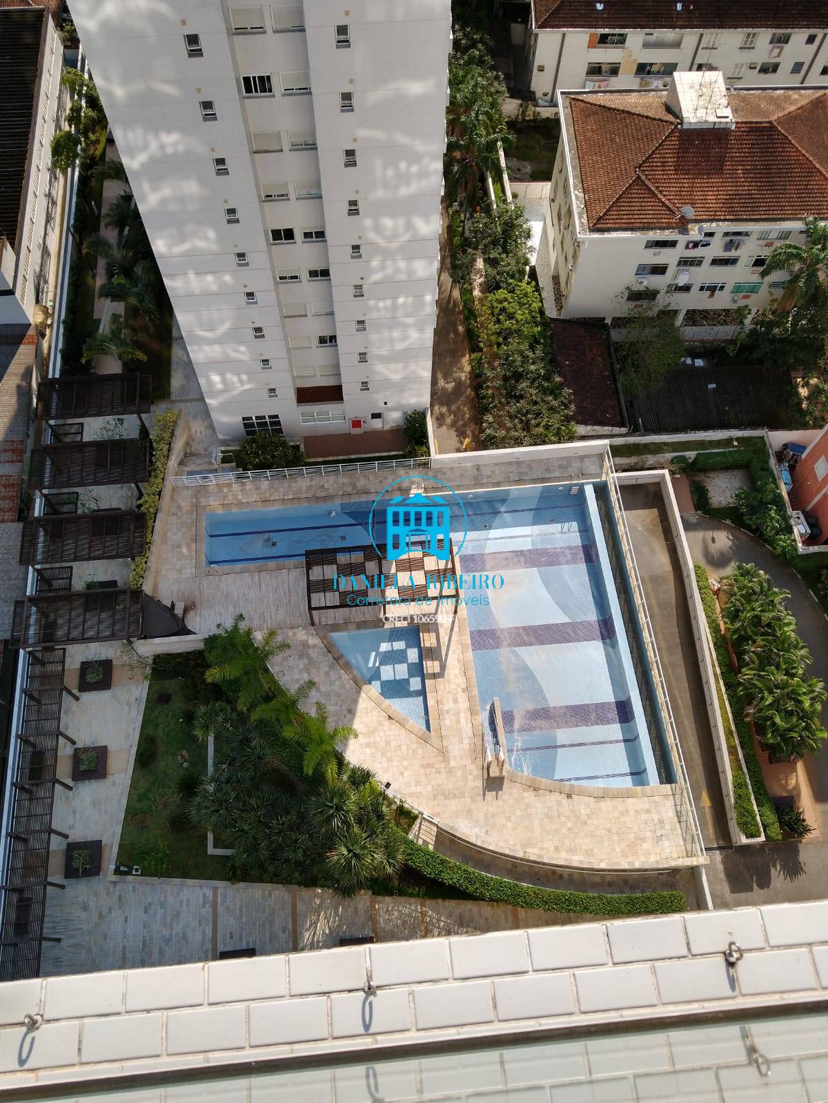 Apartamento à venda com 3 quartos, 131m² - Foto 1