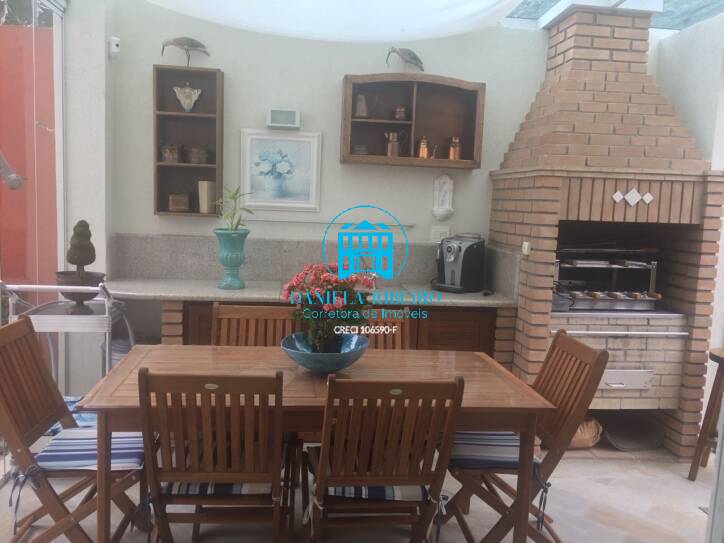Casa à venda com 4 quartos, 300m² - Foto 2