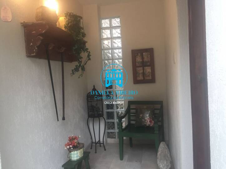 Casa à venda com 4 quartos, 300m² - Foto 4
