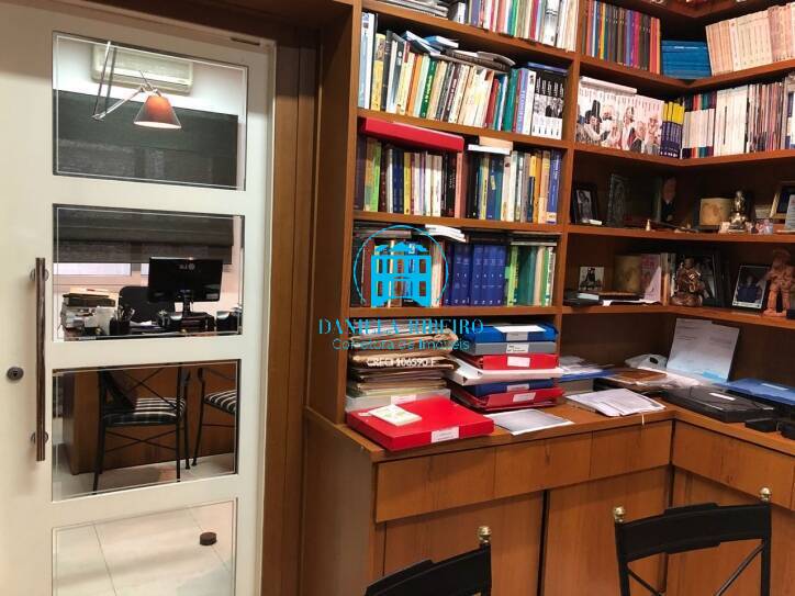Casa à venda com 4 quartos, 300m² - Foto 14